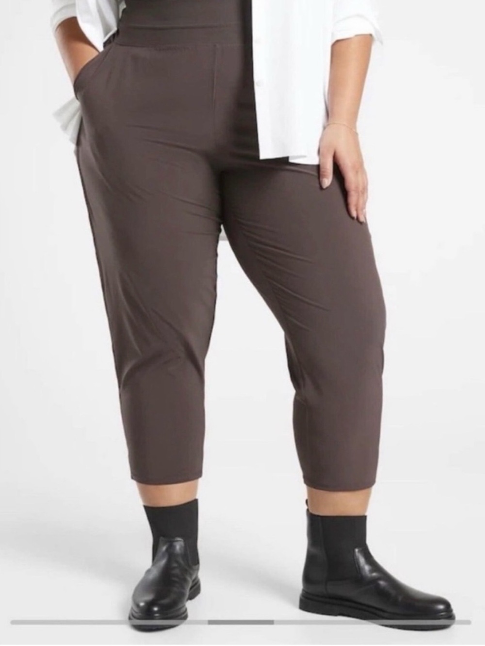 NWT Athleta Brown Nolita Slim Taper Crop Pants - 26